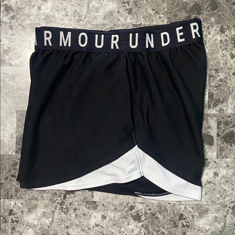Under Armour Black and White Play Up 3.0 Shorts - Size Small